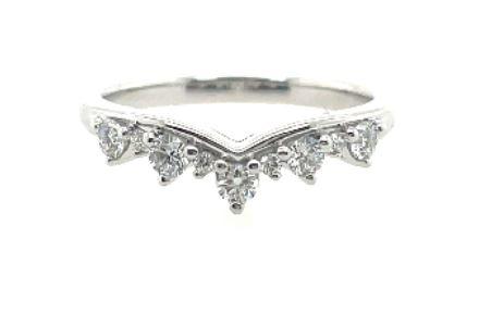V SHAPED 9 DIAMOND=.30ct WEDDER 18CT WHITE GOLD 3.3 GRAMS